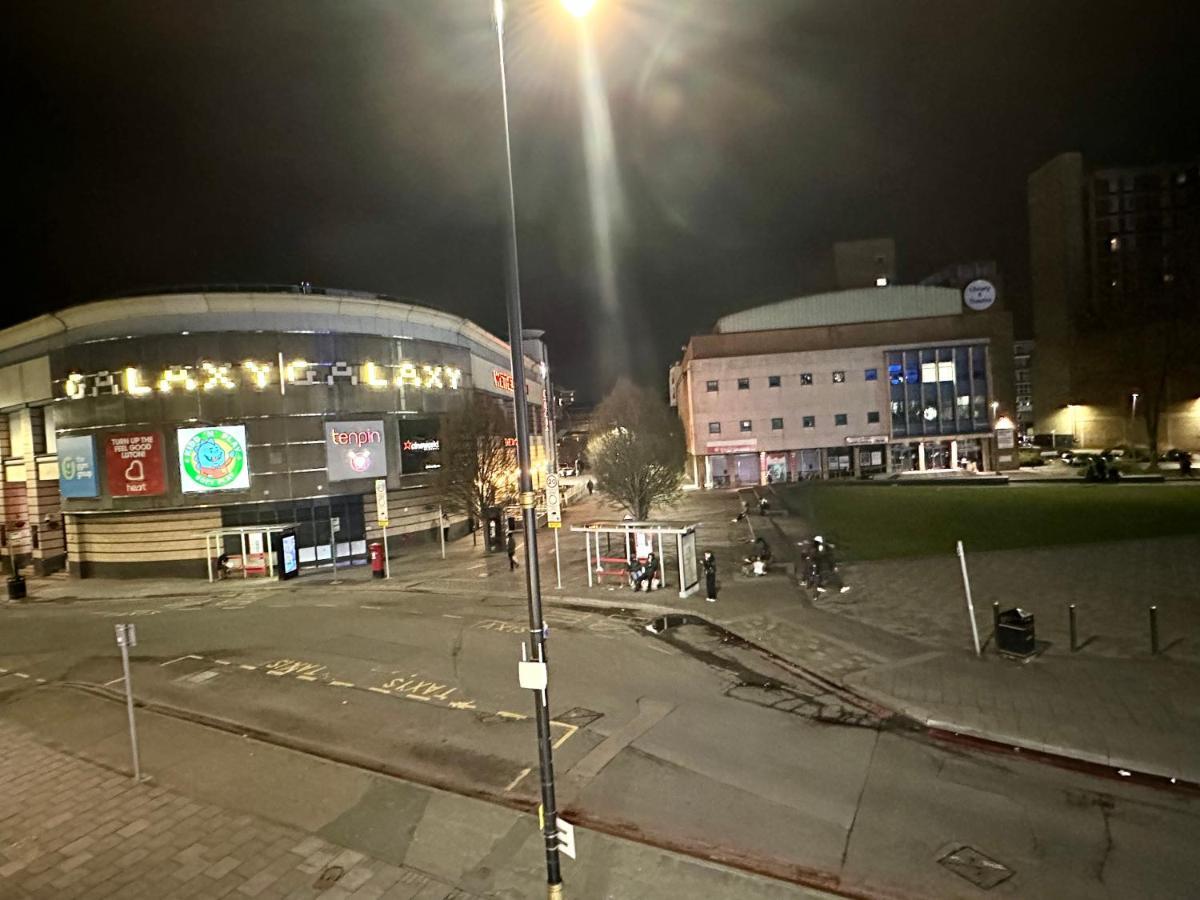 Luton Town Centre Apartment מראה חיצוני תמונה